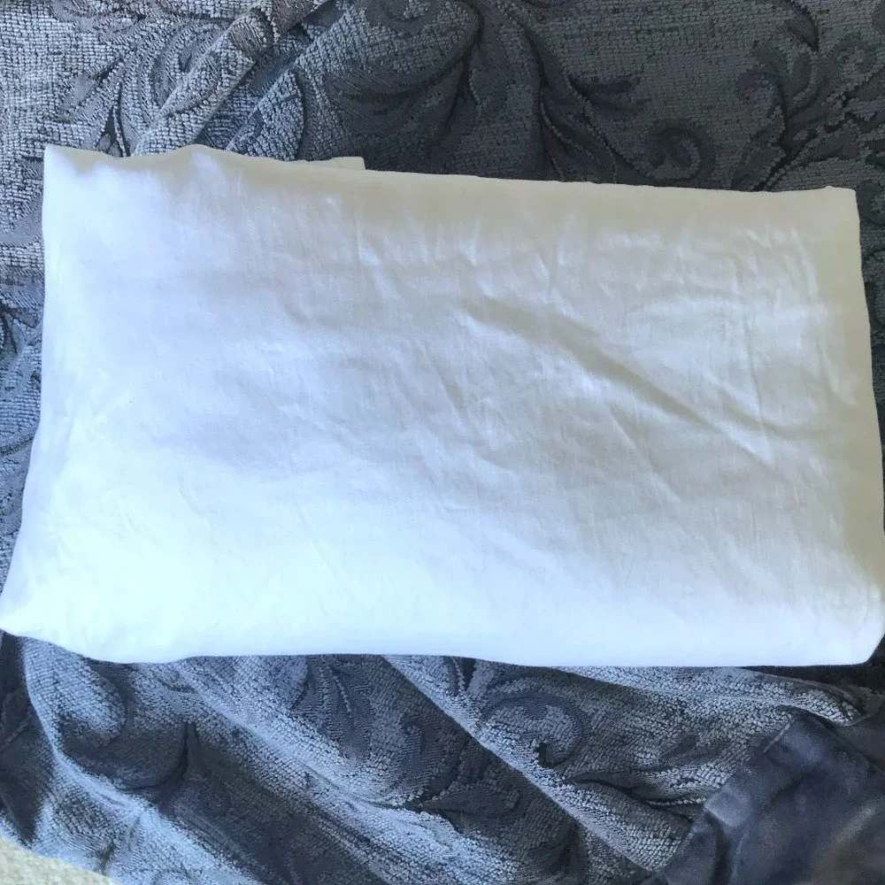 Restoration Hardware Flat sheet white sateen New made in Italy Queen NWOT